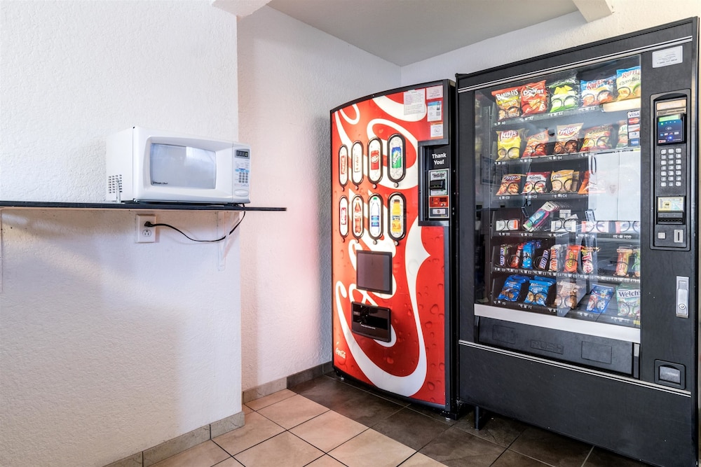 Motel6 Anaheim, CA - Fullerton East 15/59