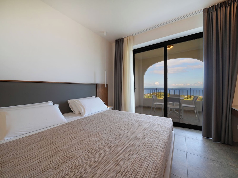 Luzia Agriresort 16/50
