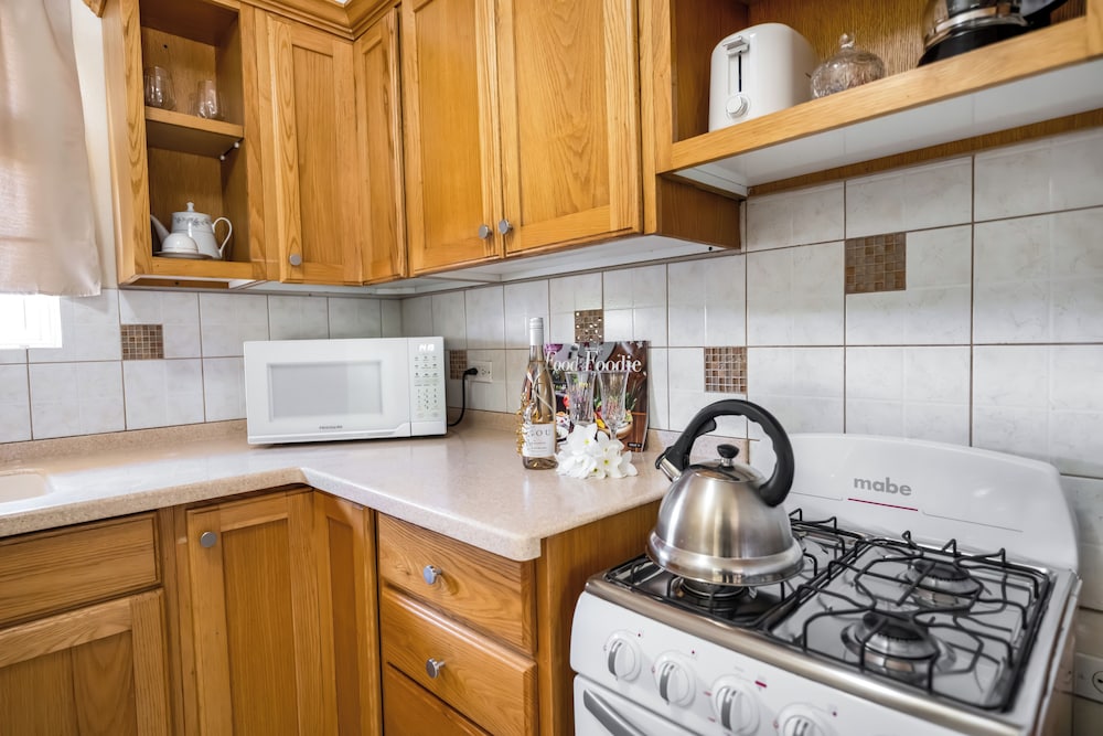 Adulo Apartments 8/48