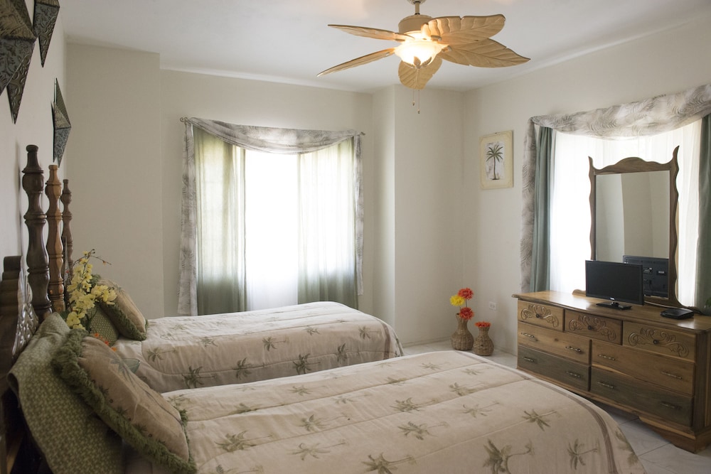 Celebrity Villa Jamaica 26/50