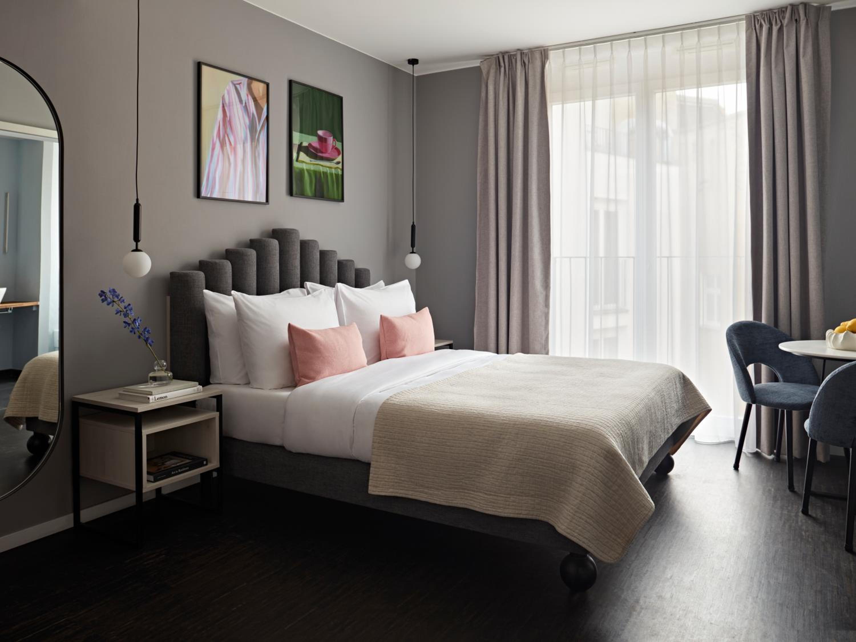 Medium, Studio, Balcony, Kitchenette