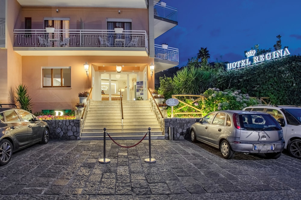 Hotel Regina Sorrento 60/72