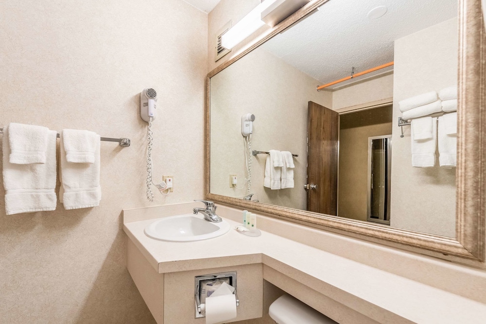 Quality Inn and Suites Brainerd MN 12/39