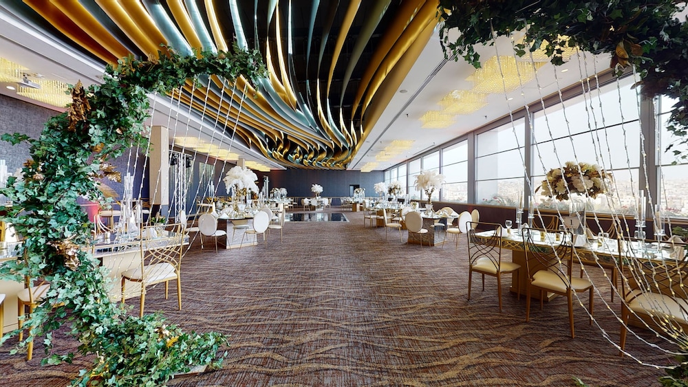 Ayass Hotel 72/74