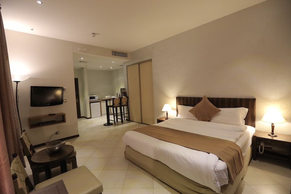 1 Bedroom, Junior Suite, Studio, City View, Kitchenette