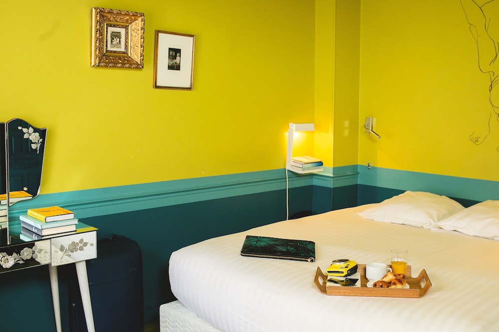 Hotel Crayon 25/78