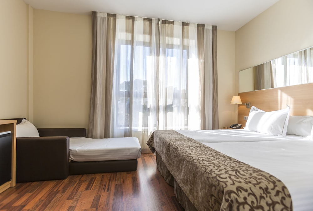 Hotel Desitges 27/76