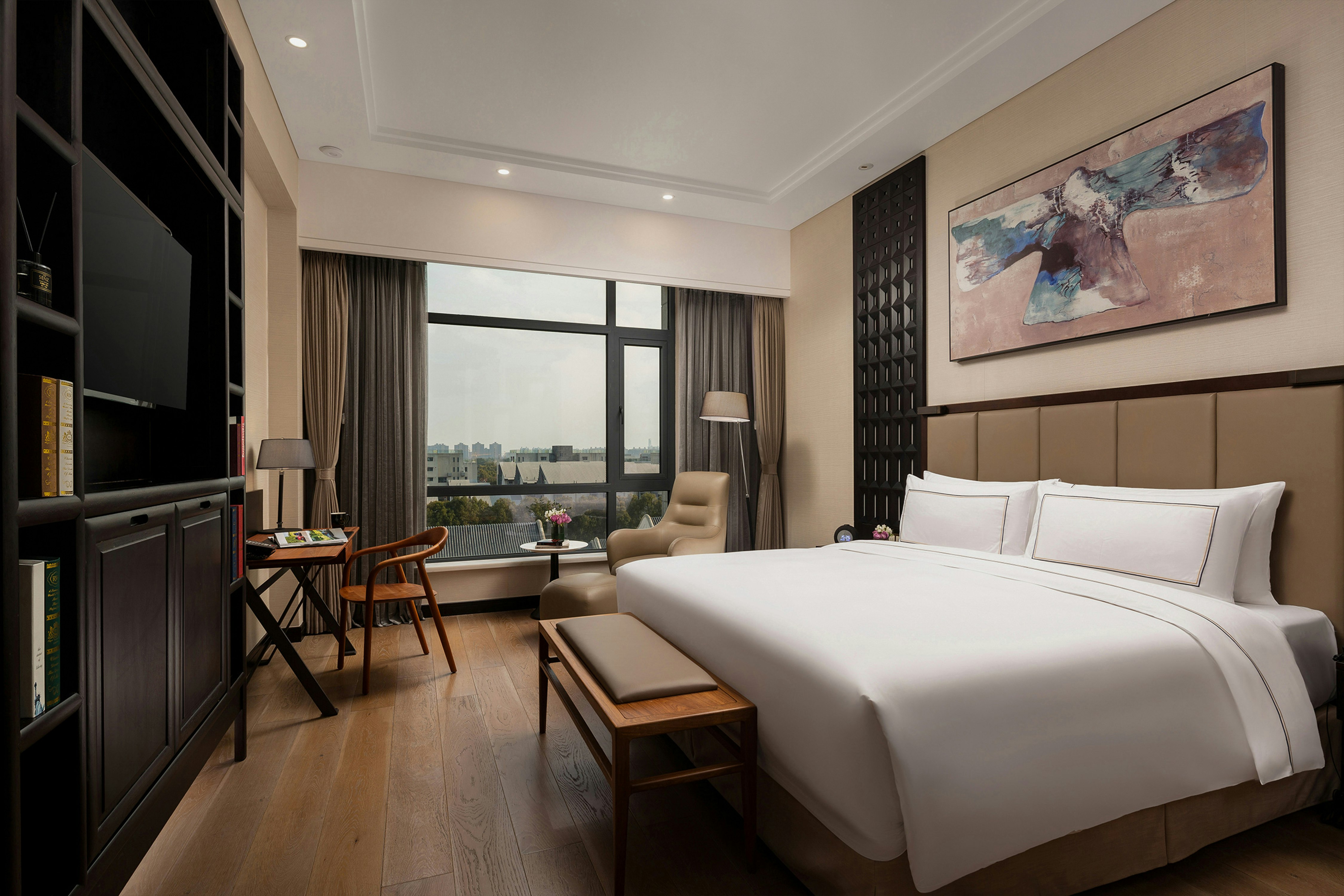 DELUXE, KING BED, GARDEN VIEW