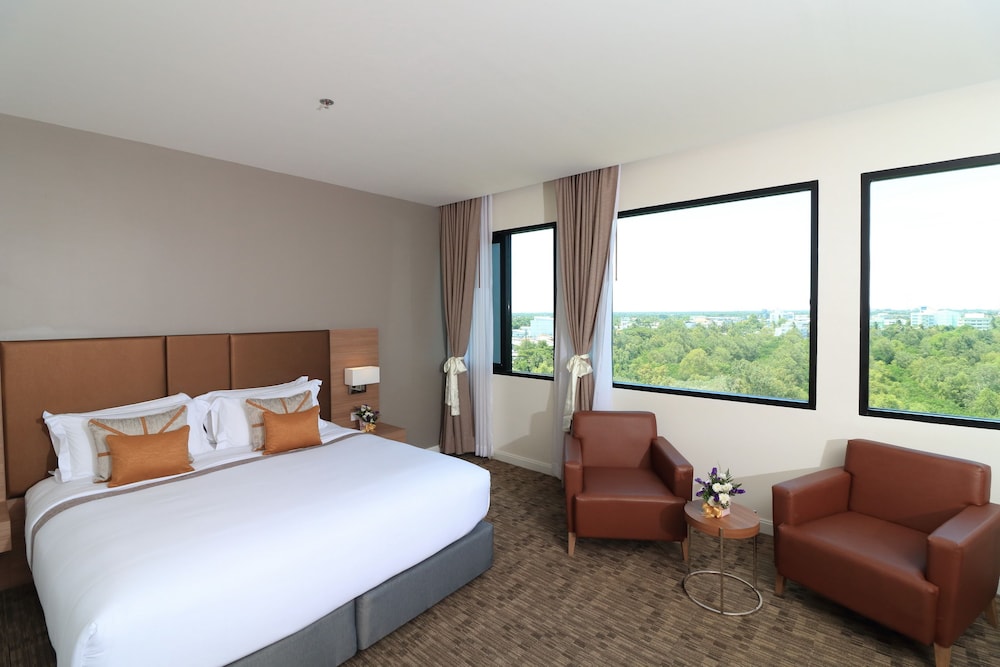 SUPERIOR, EXECUTIVE, KING BED