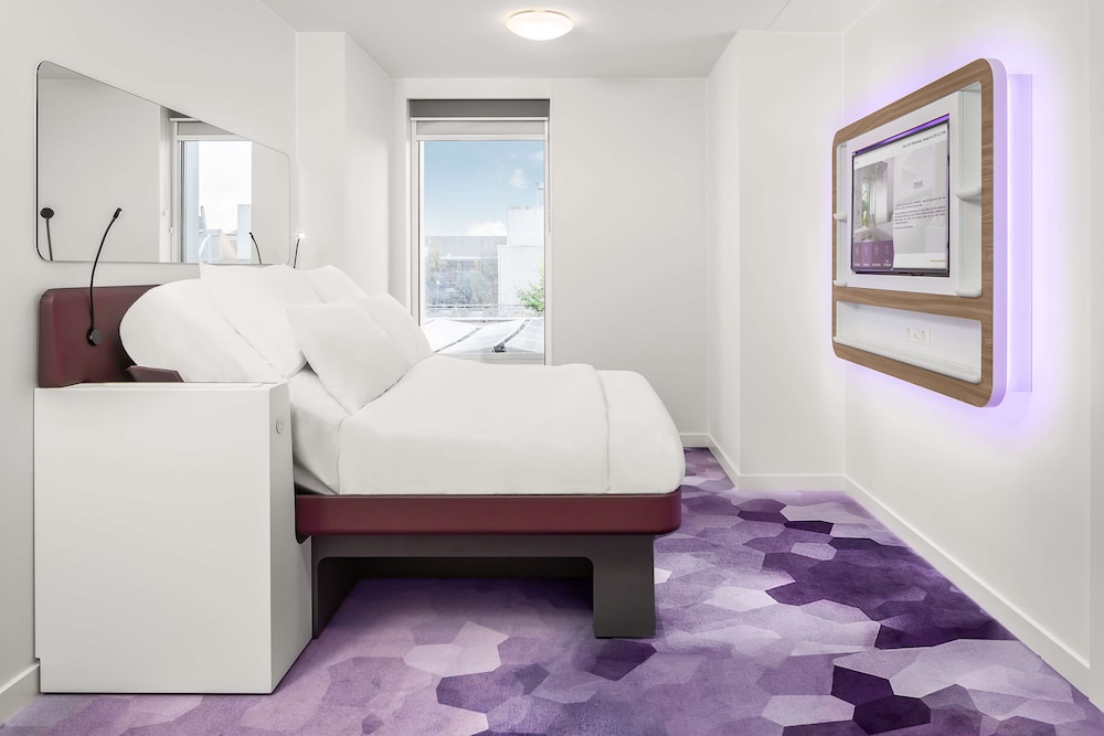 YOTEL Amsterdam, Select by Hilton 16/42