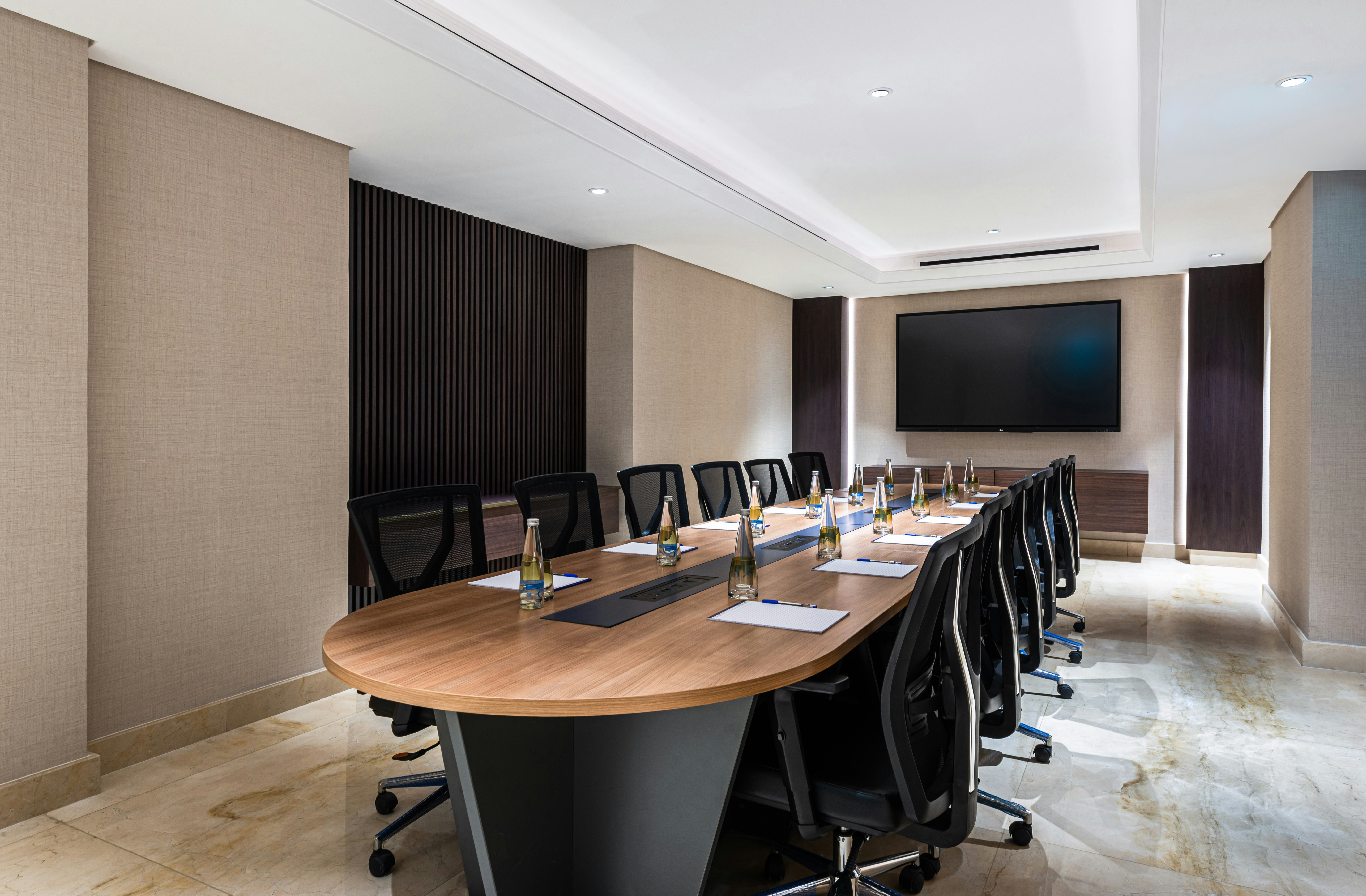 Doubletree by Hilton Amman Hotel & Residences 37/40