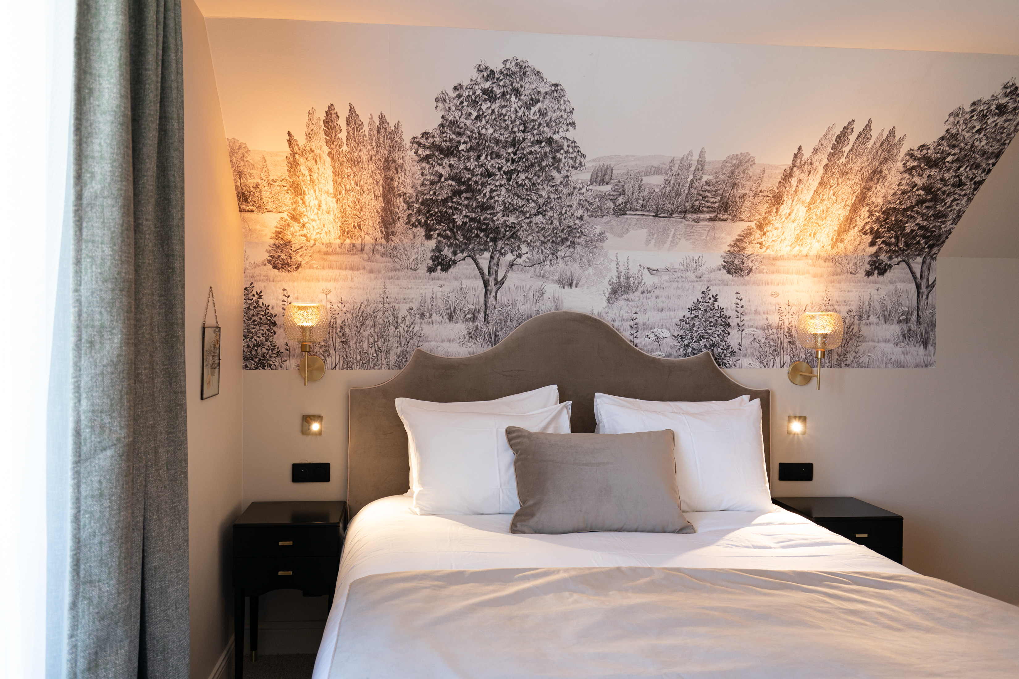 Deluxe, Double or Twin Bed