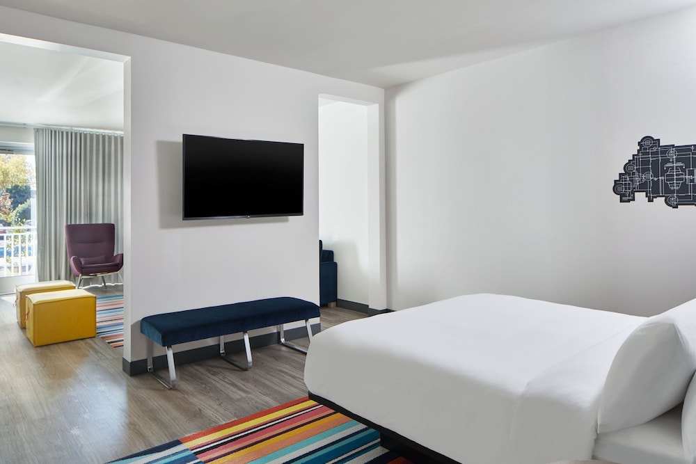 Aloft Wilmington at Coastline Center 14/50