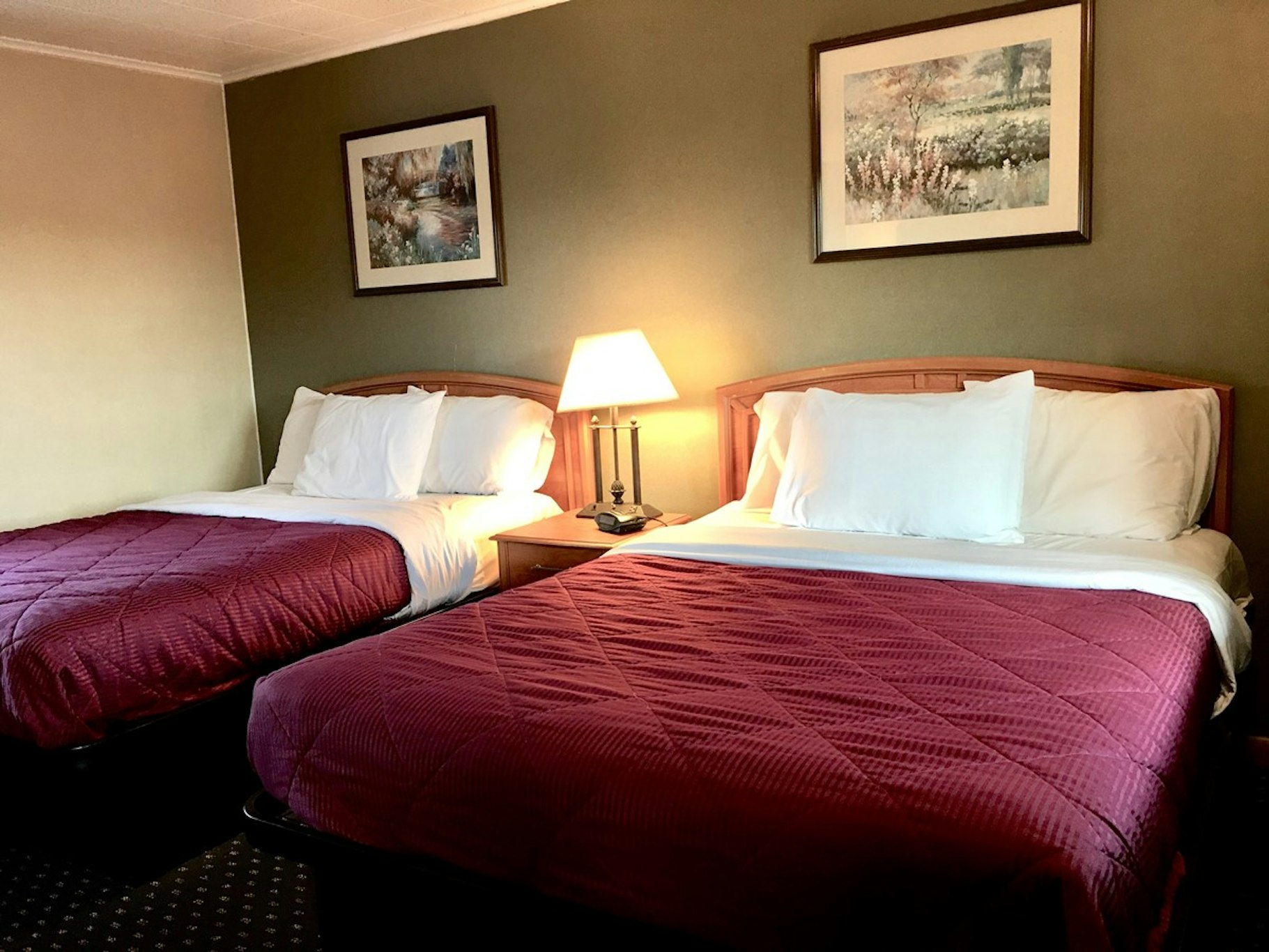 Scottish Inns & Suites 4/14