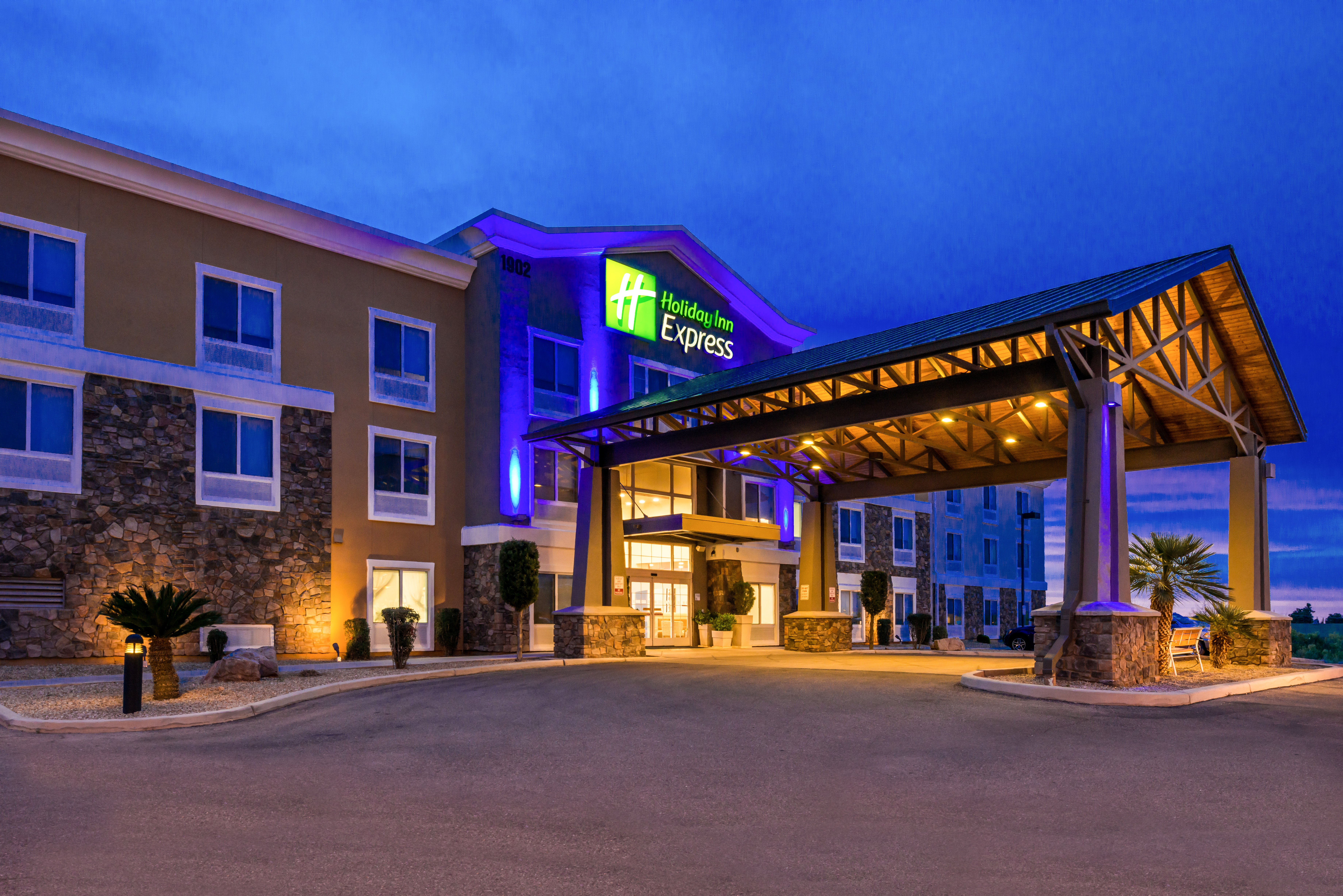 Holiday Inn Express Sierra Vista 73/76