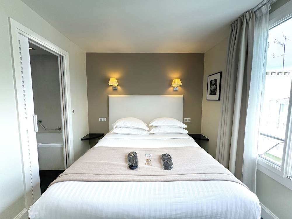 ECONOMY, DOUBLE BED, NO BALCONY