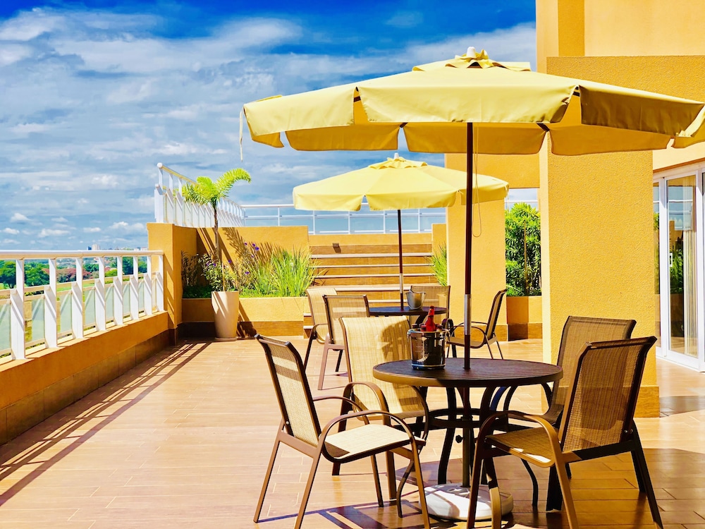 Lummina Hotel Mogi 39/50