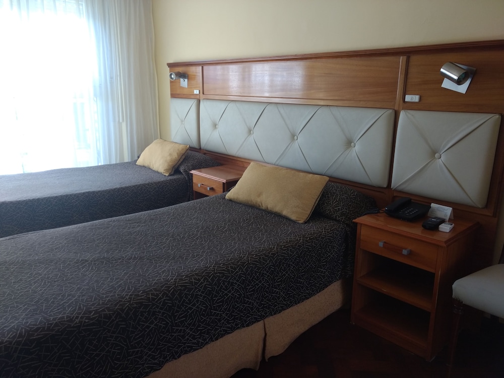 Embajador Hotel 27/55