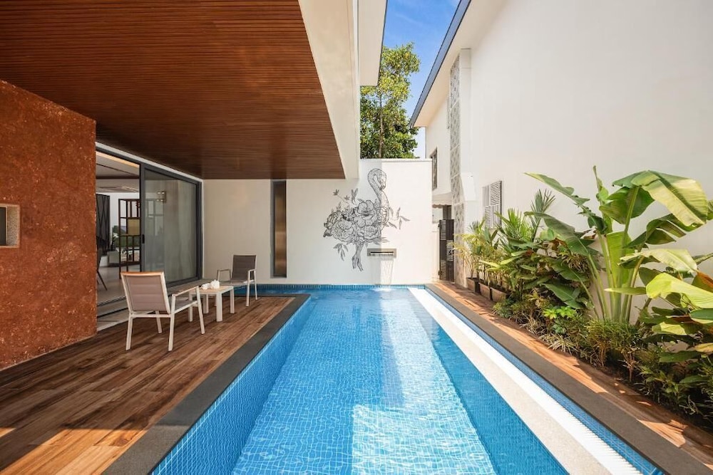 ELIVAAS Cloud 7 4 BHK Villa with Pvt Pool 48/72