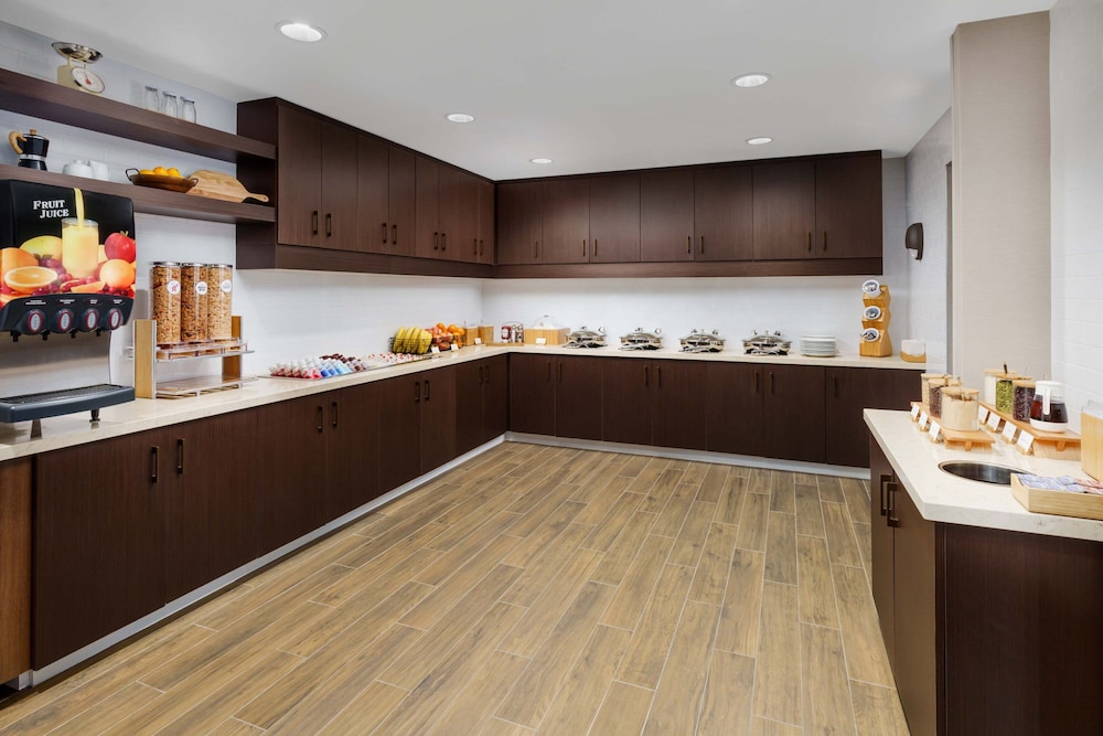 Residence Inn New Haven Hamden 3/27