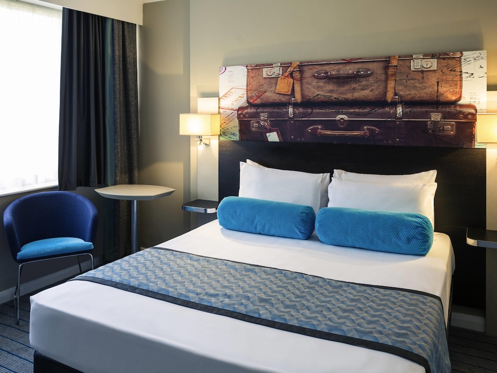 Mercure London Heathrow 25/68