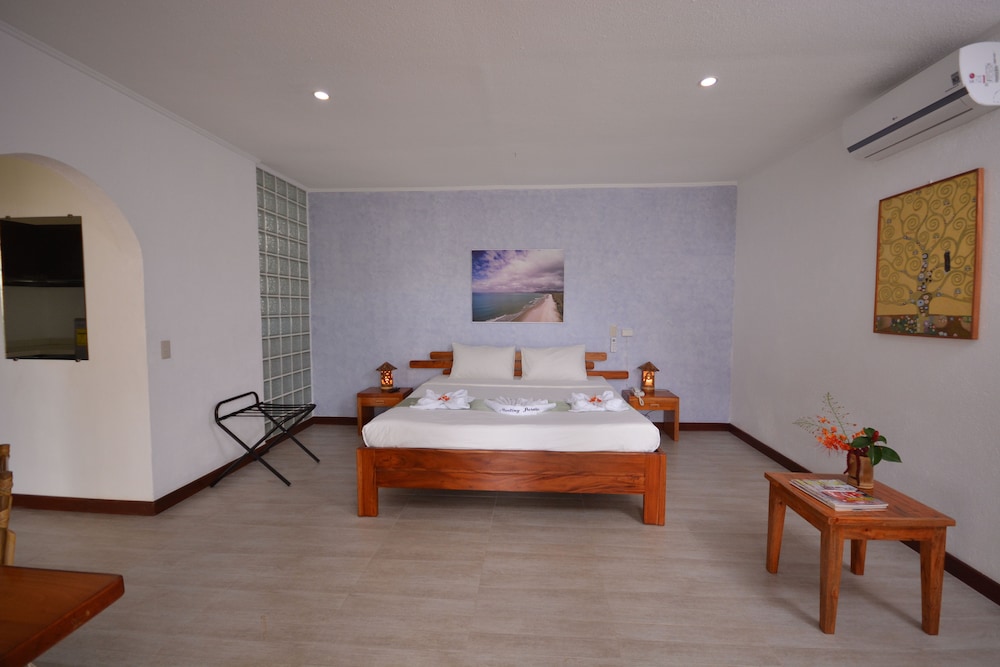 Munting Paraiso 28/66
