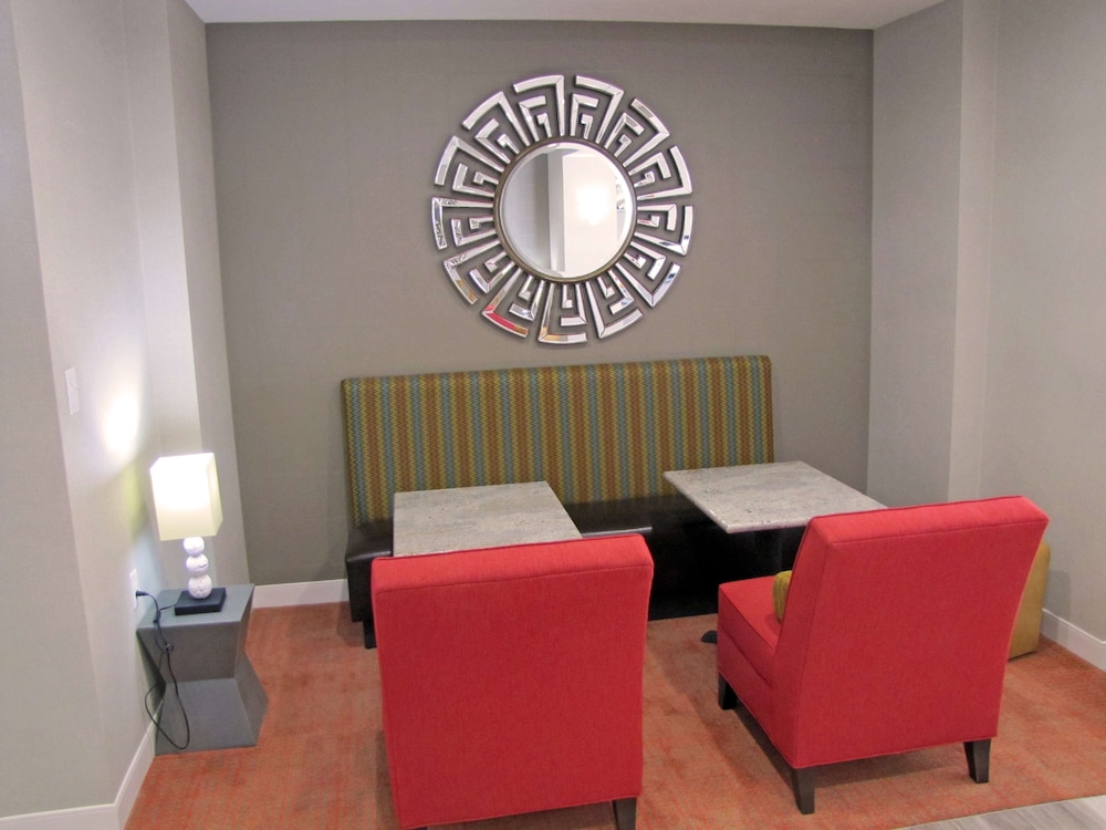 Hampton Inn McPherson KS 47/56