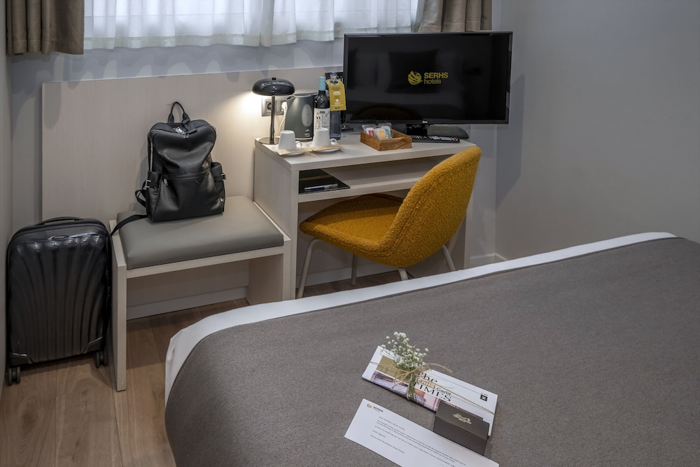 Serhs Carlit Boutique Hotel 62/66