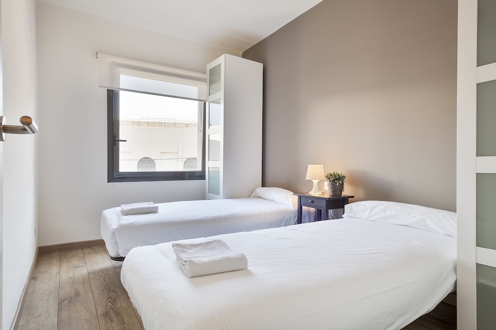 Fira Centric Apartments 19/72