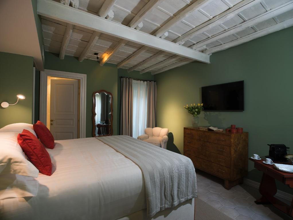 Inner, Standard, Double or Twin Bed, with View