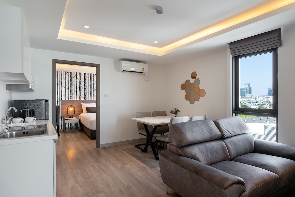 ORION Hotel and Residence Bangkok 25/50