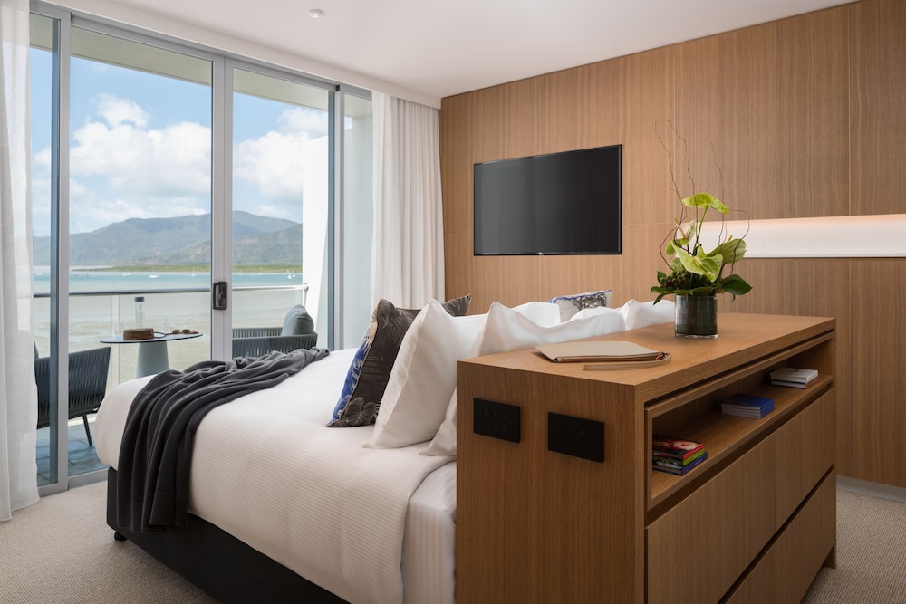 Resort, Suite, King Bed, Sofa