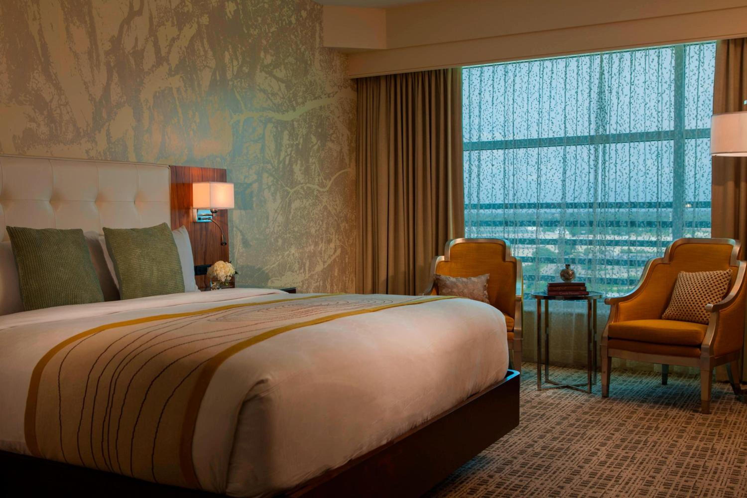 STANDARD, KING BED, ACCESSIBLE