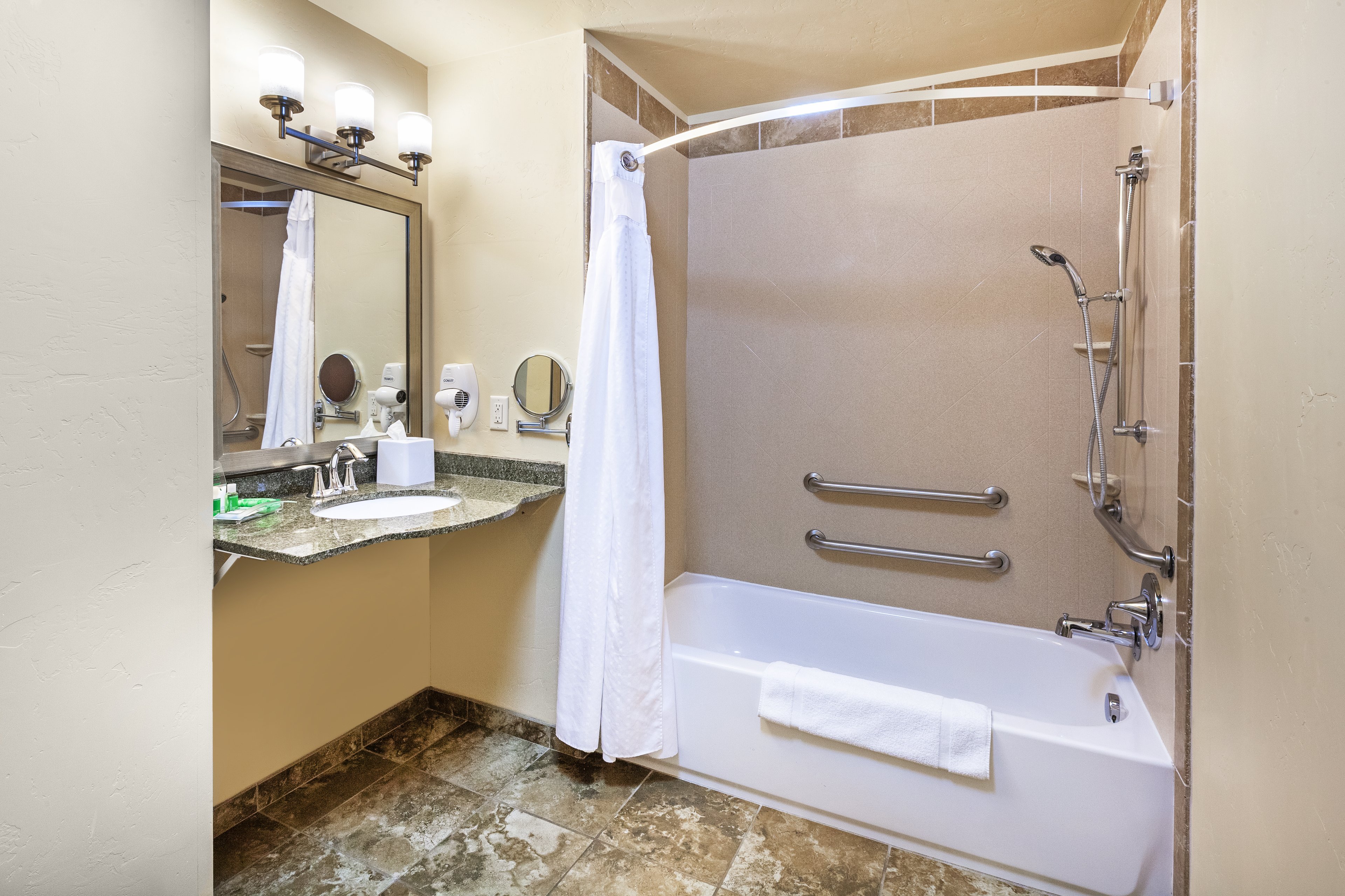 Holiday Inn & Suites Durango Downtown 55/57
