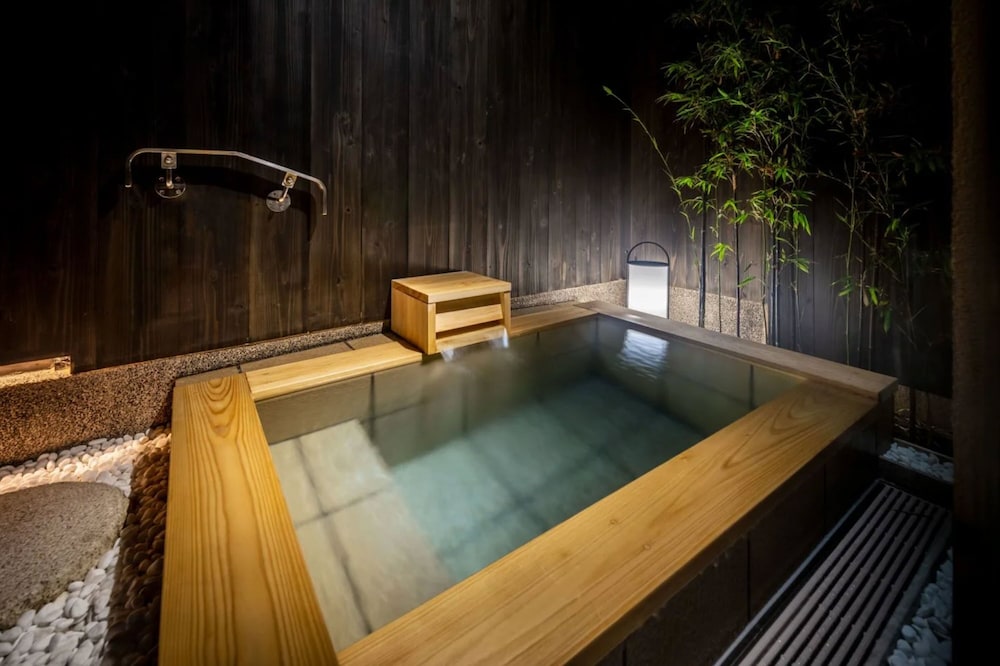 Nazuna Kyoto Tsubaki St 25/47
