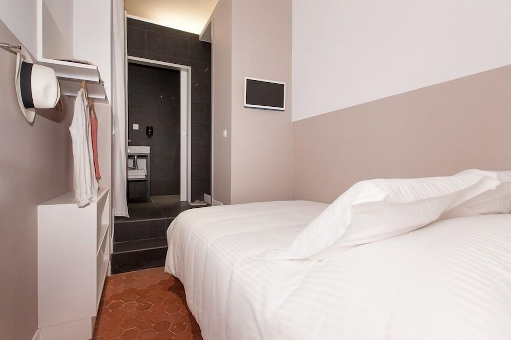 ECONOMY, DOUBLE BED, PATIO