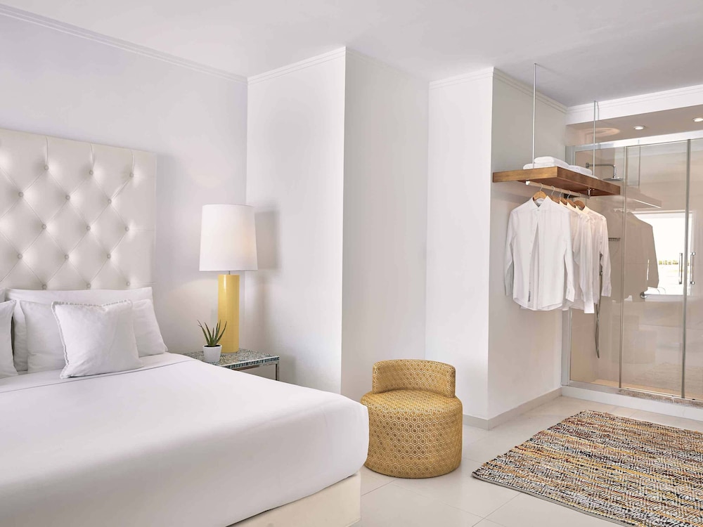 White, Family, King and Twin Beds, Sea View، Grecotel LUXME White 3/10