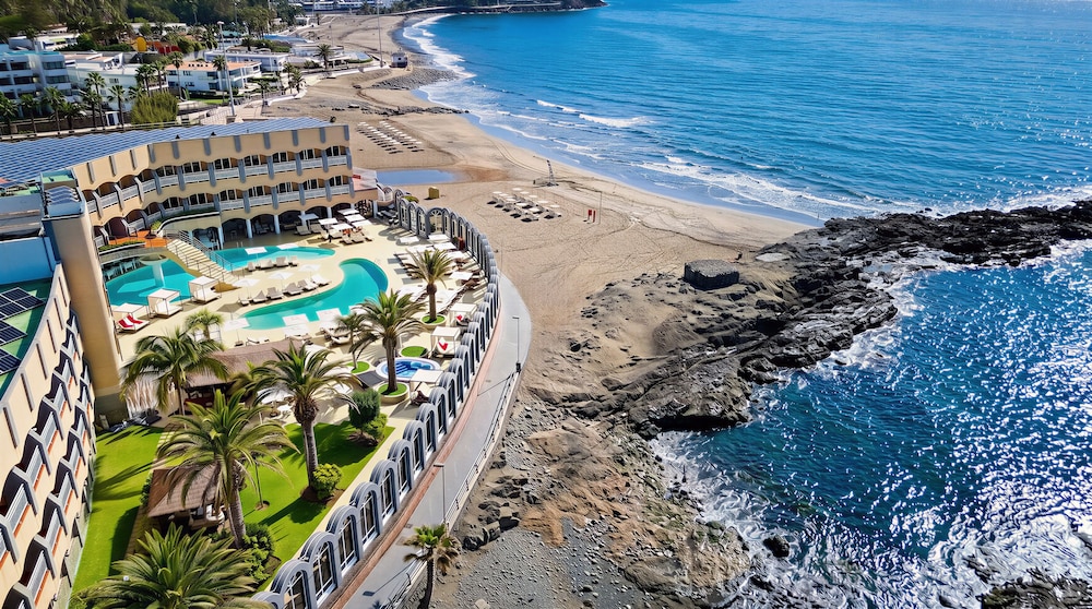 San Agustin Beach Club 64/68