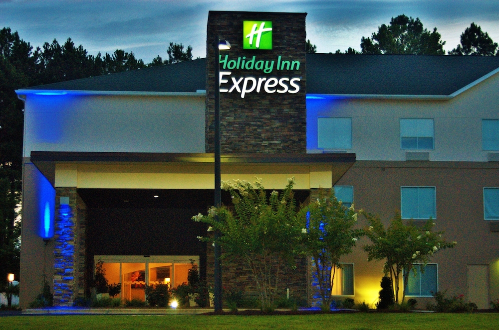 Holiday Inn Express Defuniak Springs 3/42