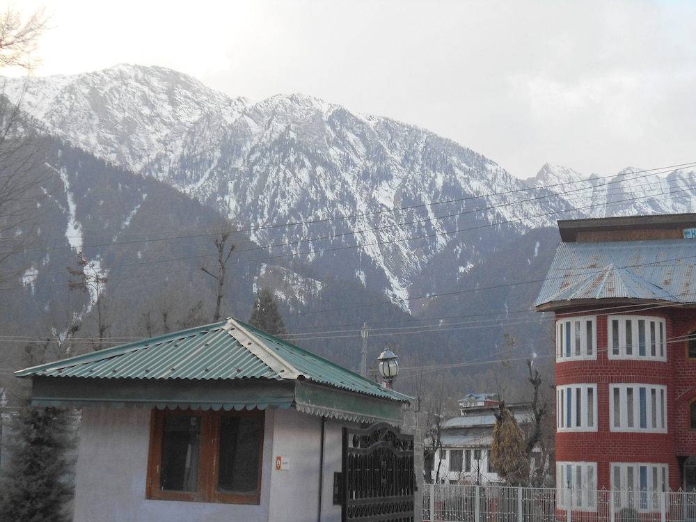 Hotel Abshar 3/23