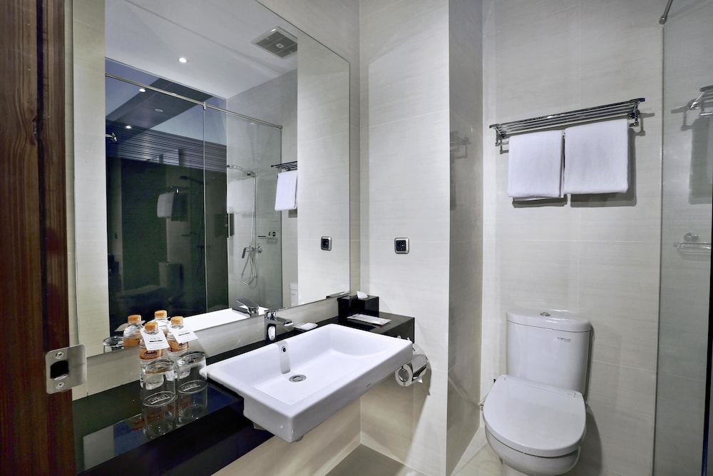 Hotel NEO Dipatiukur - Bandung by ASTON 12/34