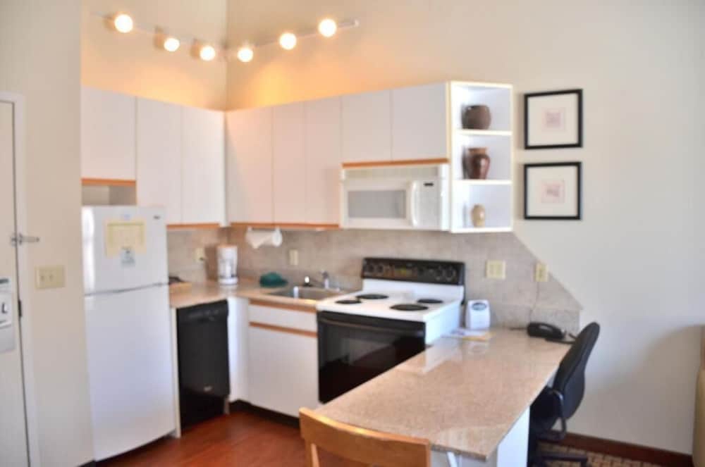 Cresthill Suites Syracuse 46/53