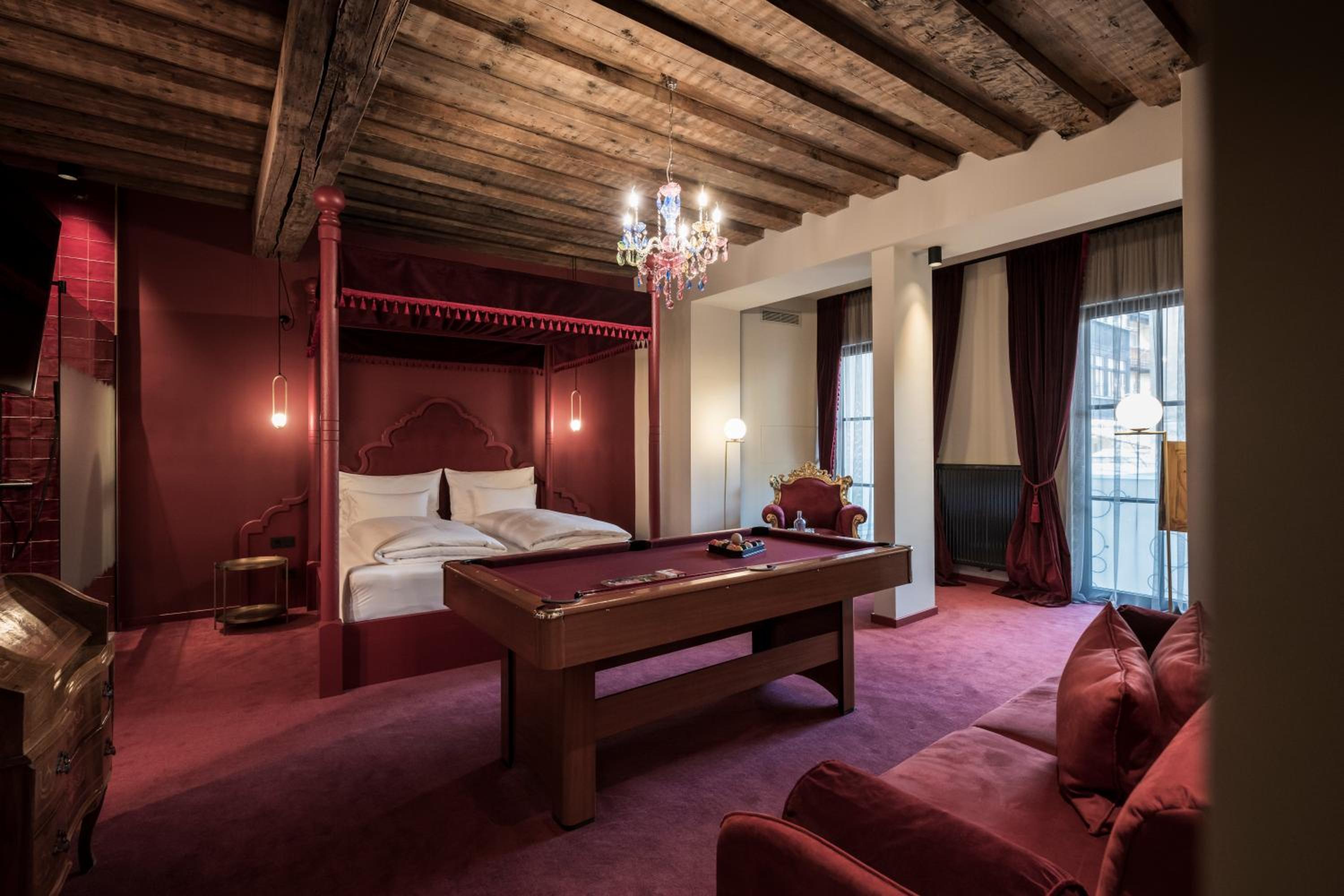 Mozart, Suite, Queen Bed