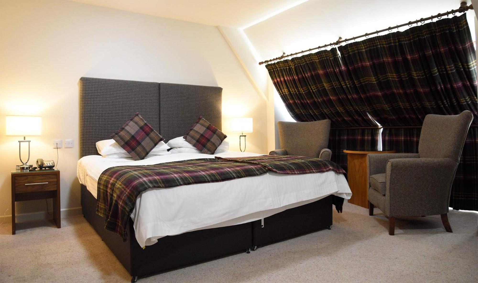 غرفة بريميير بسرير مزدوج، The Royal Hotel, Portree 6/10