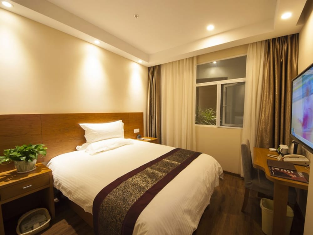 Greentree Inn Taizhou Jingjiang Zhongzhou Road Sunshine International Business Hotel 35/62