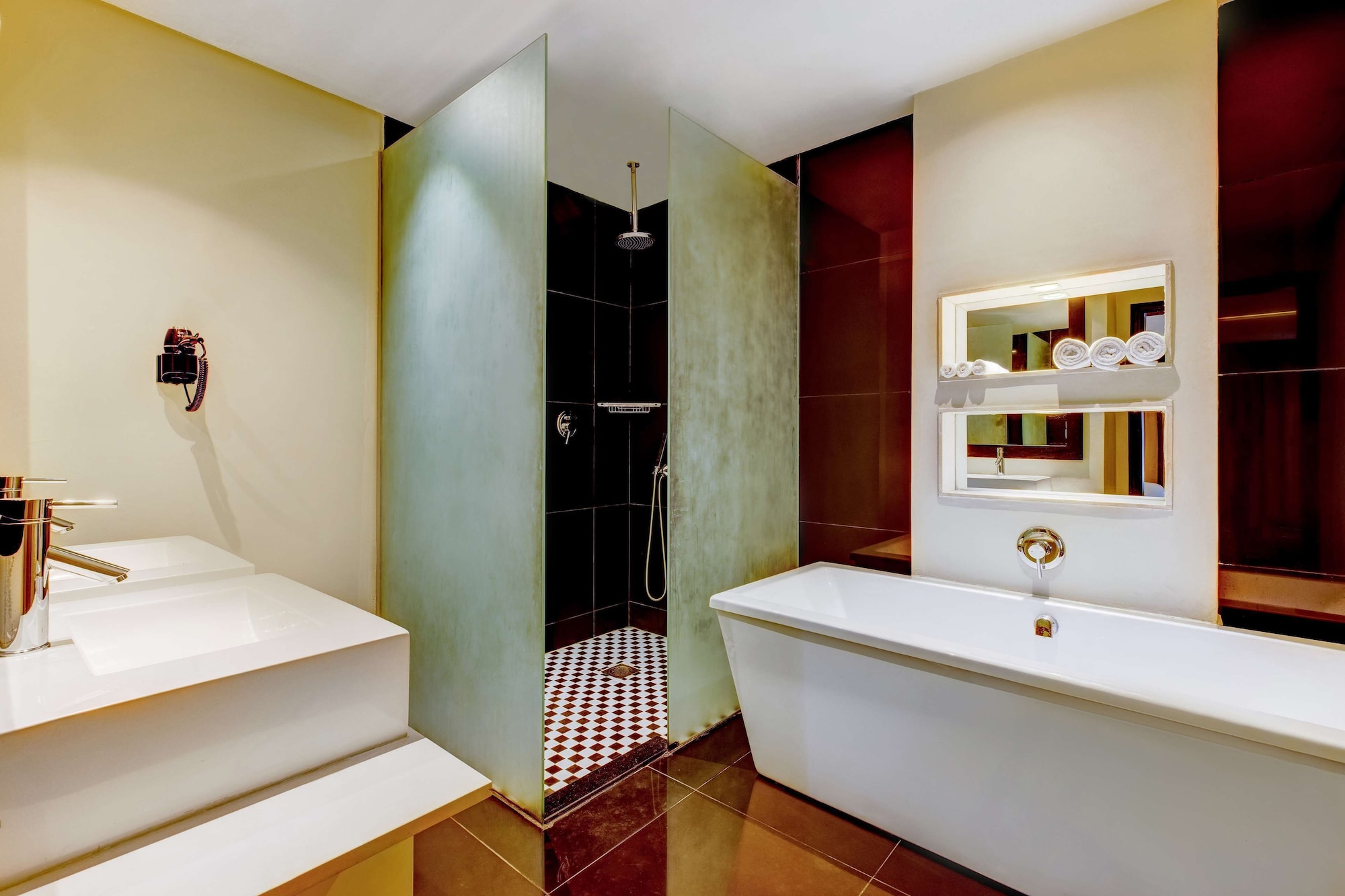 2 Bedrooms, Suite, King Bed, Lounge Access, Radisson Blu Lagos Ikeja 5/5