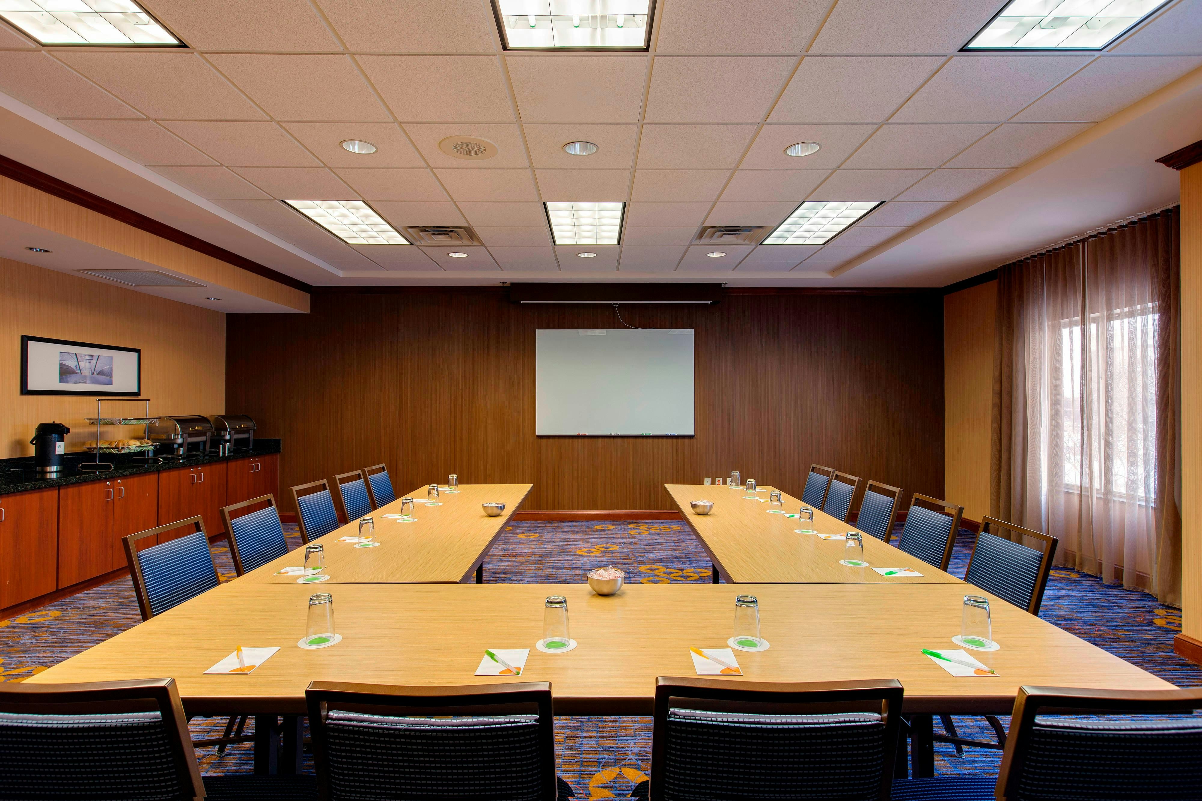 Courtyard by Marriott Chicago Schaumburg/Woodfield Mall 11/14