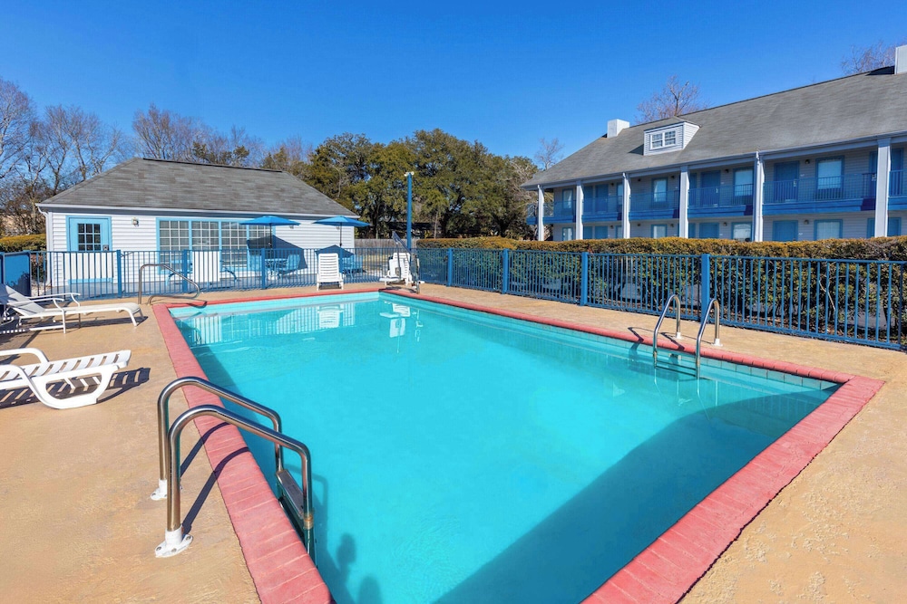 Baymont by Wyndham Selma 25/44