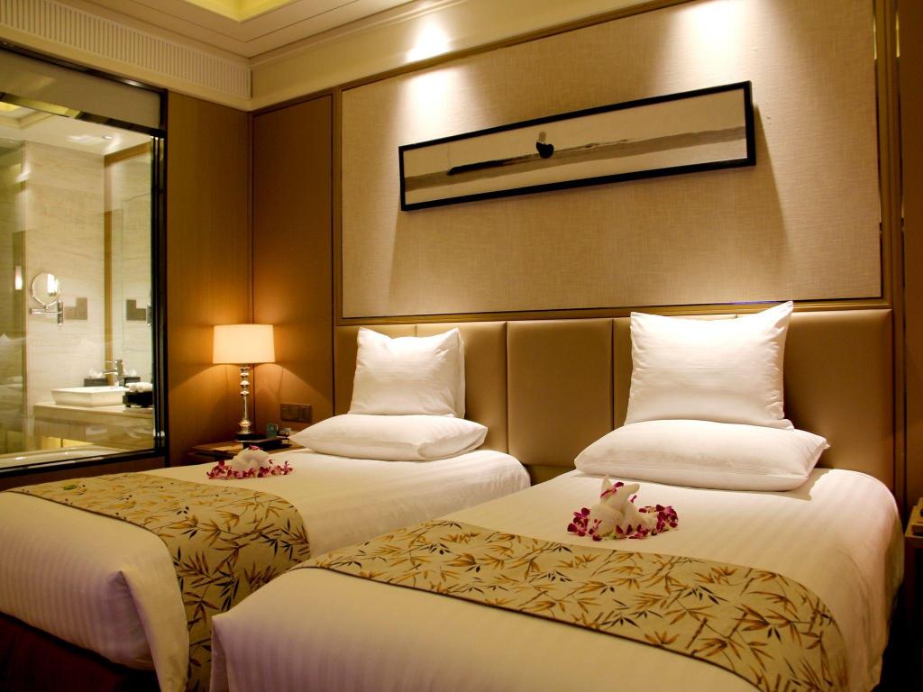 Plus, Superior, Twin Beds