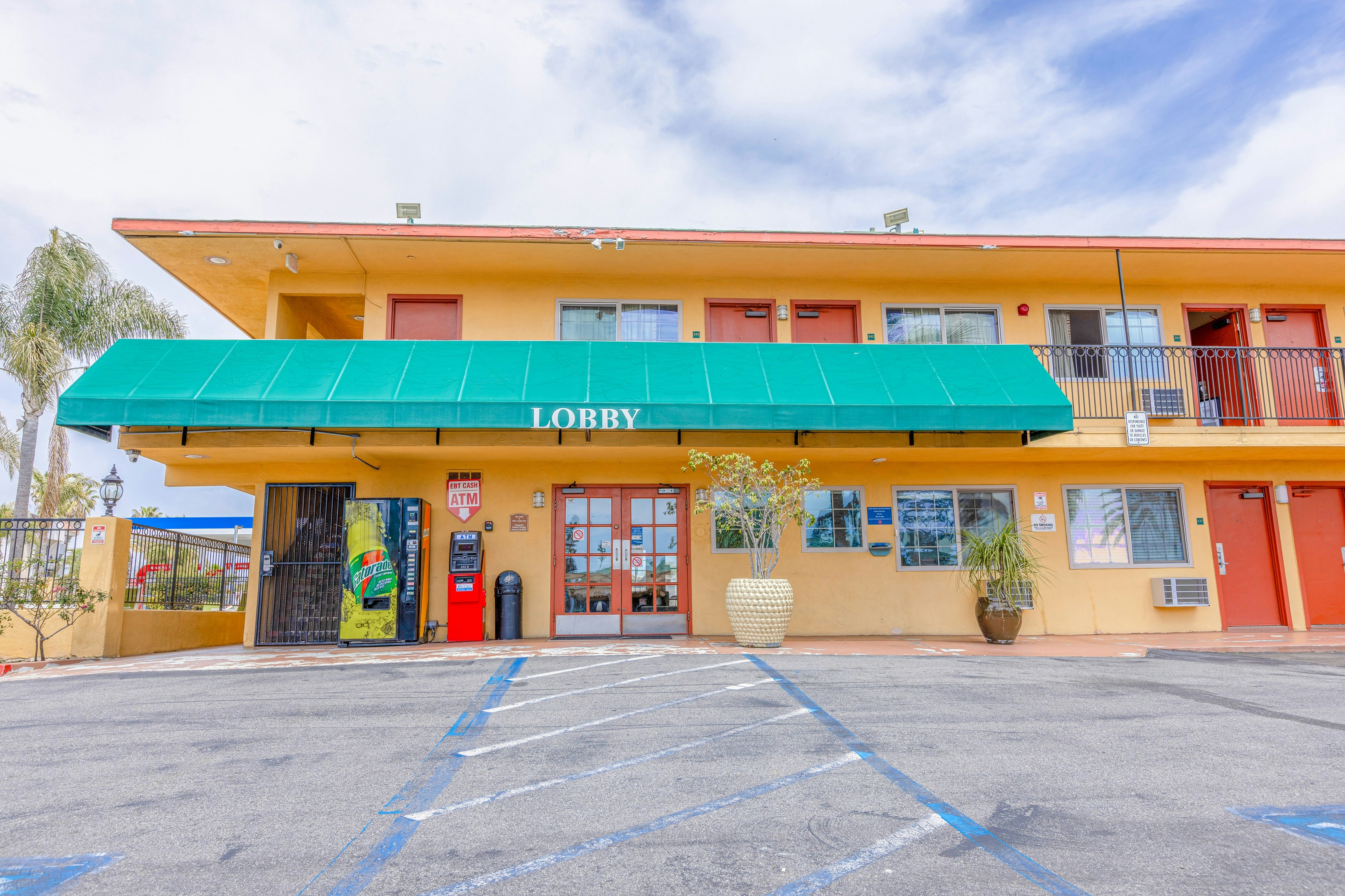 Hotel Avenida - Oceanside Camp Pendleton in OCEANSIDE - CA